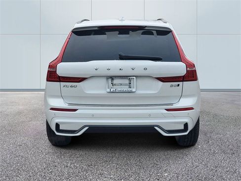 Certified 2023 Volvo XC60 B5 Ultimate w/ Climate Package image 5