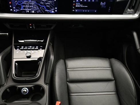 Used 2024 Porsche Cayenne S image 24