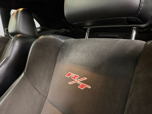 Used 2015 Dodge Challenger R/T Scat Pack w/ Leather Interior Group RWD image 36