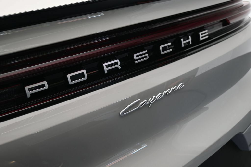 Certified 2026 Porsche Cayenne Coupe AWD/4WD image 40