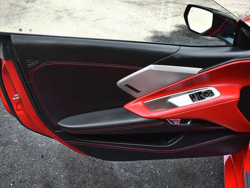 Used 2021 Chevrolet Corvette Stingray Premium Cpe w/ Z51 Performance Package RWD image 40