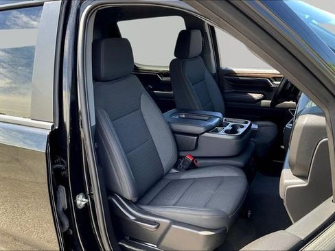 Used 2023 Chevrolet Silverado 1500 LT AWD/4WD image 19