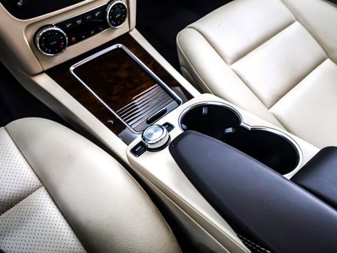 Used 2015 Mercedes-Benz GLK 350 2WD image 6