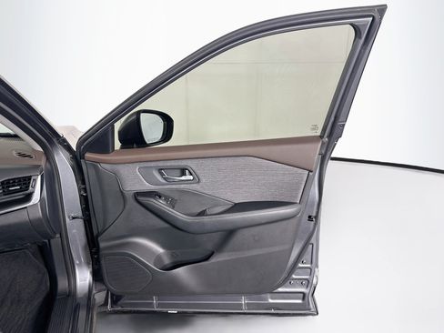 Used 2023 Nissan Rogue SV FWD image 31