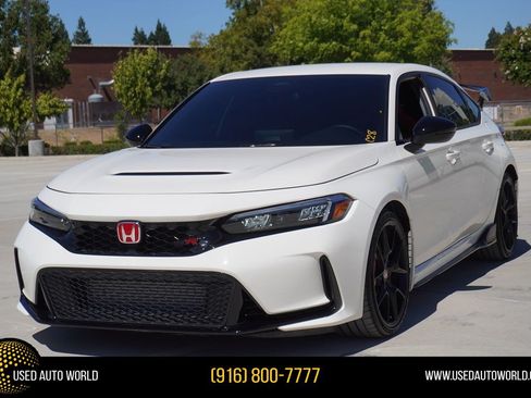 Used 2025 Honda Civic Type R image 1