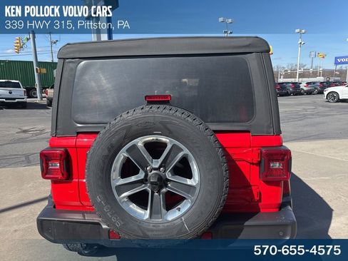 Used 2022 Jeep Wrangler Unlimited Sahara w/ Cold Weather Group image 7