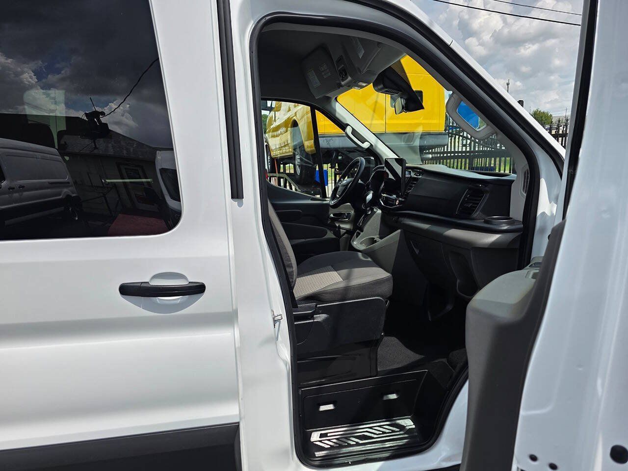 Used 2026 Ford Transit 350 XLT RWD image 18