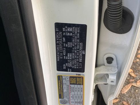 Used 2025 Kia Soul LX w/ LX Technology Package image 10