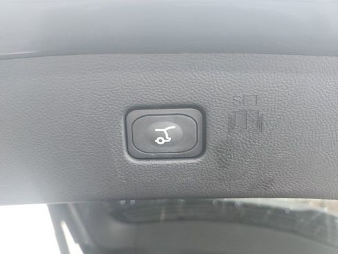 Used 2023 Ford Edge Titanium w/ Class II Trailer Tow Package image 16