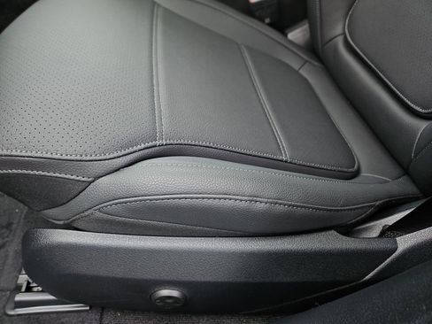 New 2026 Mercedes-Benz C 300 Sedan image 21