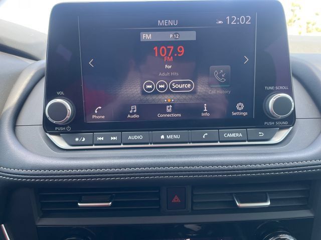 Used 2024 Nissan Rogue SV FWD image 16