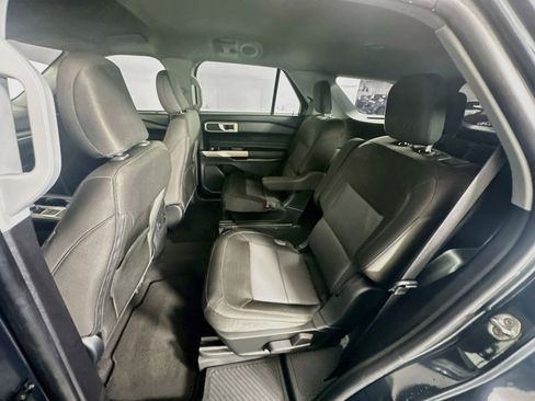 Used 2022 Ford Explorer XLT RWD image 26