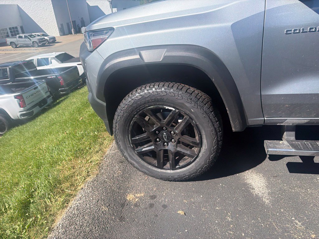 Used 2024 Chevrolet Colorado Trail Boss w/ Technology Package AWD/4WD image 10