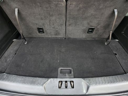 Used 2023 Ford Explorer ST-Line w/ Class IV Trailer Tow Package image 32