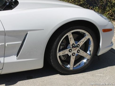 Used 2007 Chevrolet Corvette Convertible w/ Preferred Equipment Group RWD image 23