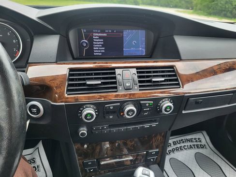 Used 2010 BMW 528i xDrive Sedan AWD/4WD image 18