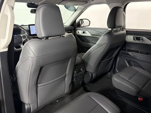 Used 2026 Ford Explorer Active w/ Active Comfort Package RWD image 23