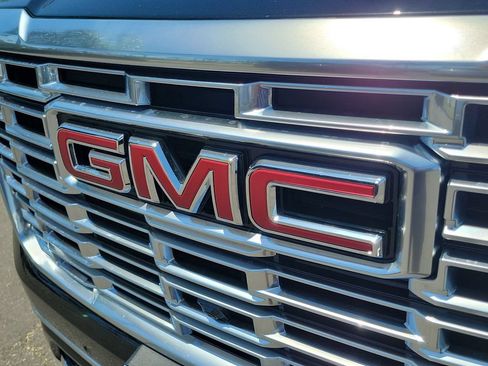 Used 2026 GMC Yukon Denali w/ Sun & Power Step Package AWD/4WD image 32