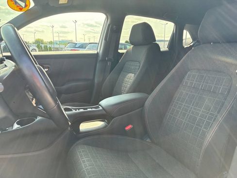 Certified 2025 Honda HR-V Sport image 13