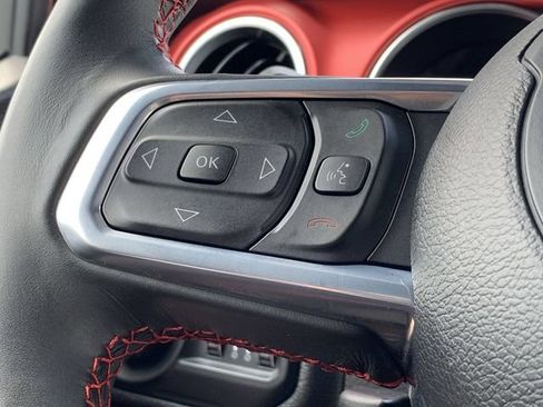 Used 2022 Jeep Wrangler Unlimited Rubicon w/ Cold Weather Group AWD/4WD image 24