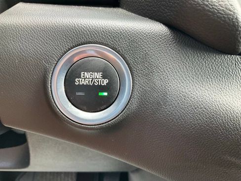 Used 2024 GMC Terrain SLE w/ Driver Convenience Package AWD/4WD image 11