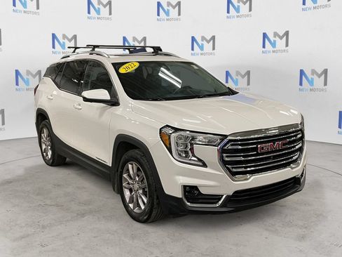 Used 2022 GMC Terrain SLT w/ Infotainment Package II AWD/4WD image 7