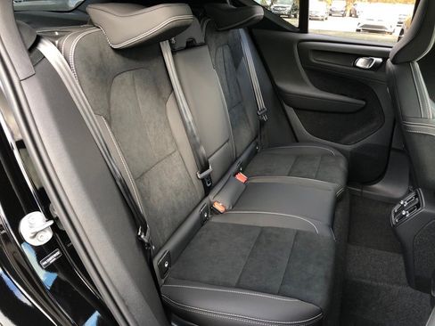 New 2026 Volvo XC40 B5 Ultra w/ Protection Package Premier image 36