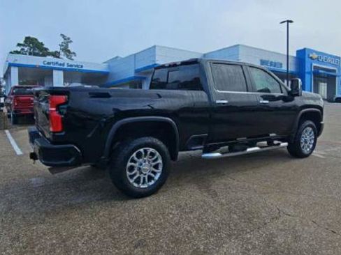 Certified 2025 Chevrolet Silverado 2500 LT w/ Z71 Chrome Sport Edition image 8