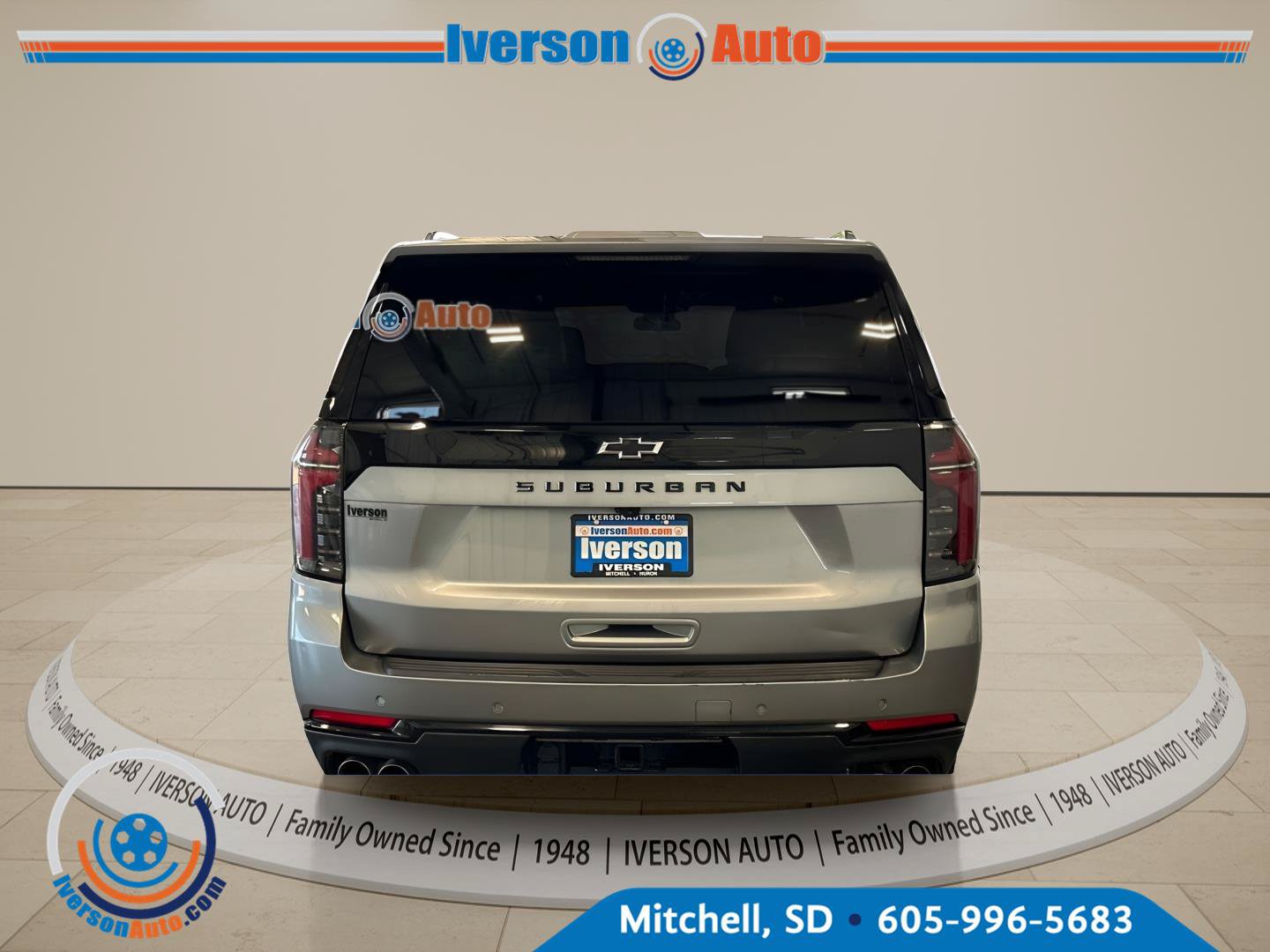 Used 2025 Chevrolet Suburban Z71 AWD/4WD image 8
