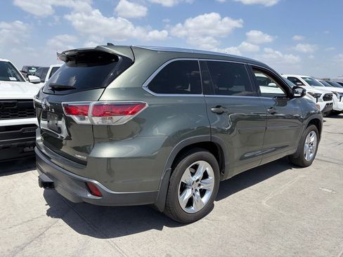 Used 2014 Toyota Highlander Limited Platinum FWD image 2