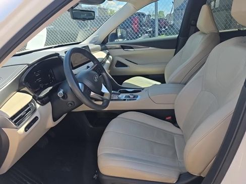 Certified 2023 INFINITI QX60 Luxe w/ Vision Package FWD image 9