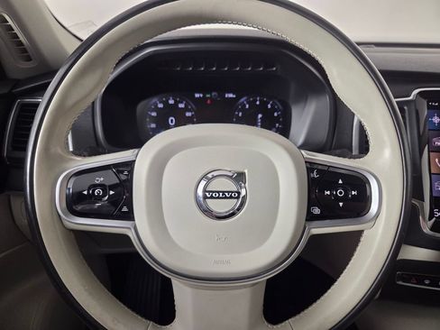 Used 2020 Volvo XC90 T5 Momentum w/ Protection Package FWD image 17