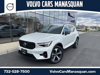 Certified 2025 Volvo XC40 B5 Plus AWD/4WD video 1