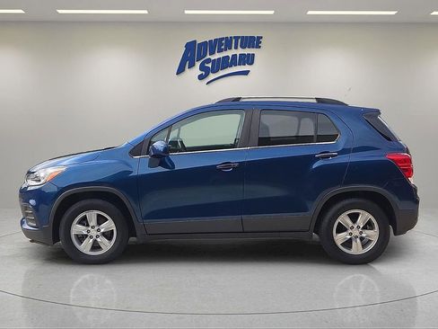 Used 2019 Chevrolet Trax LT w/ Driver Confidence Package FWD image 4