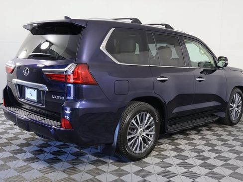 Used 2019 Lexus LX 570 4WD w/ Luxury Package image 4