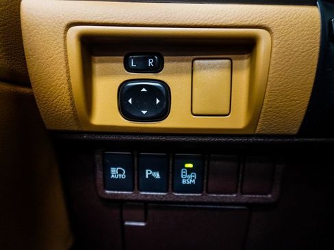 Used 2018 Lexus ES 350 w/ Luxury Package w/Wood Trim FWD image 33