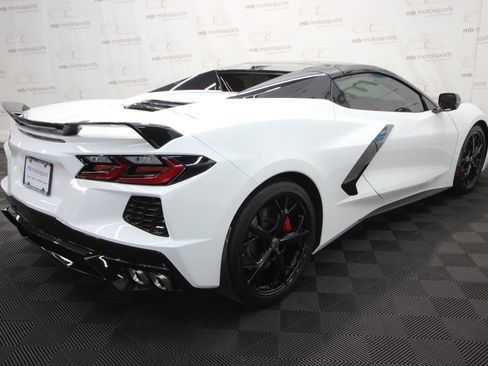 Used 2021 Chevrolet Corvette Stingray Preferred Conv w/ Z51 Performance Package RWD image 9
