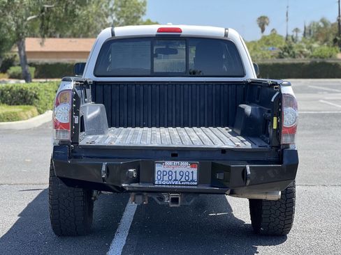 Used 2010 Toyota Tacoma PreRunner RWD image 12