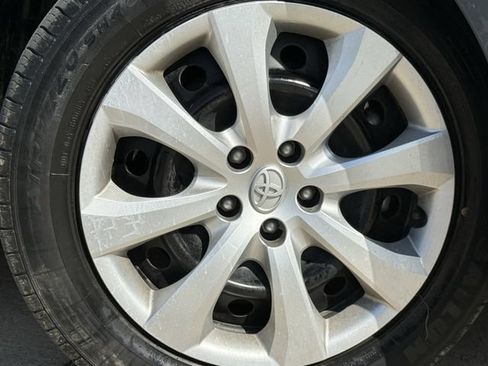 Used 2025 Toyota Corolla LE FWD image 10
