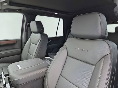 New 2026 GMC Yukon Denali w/ Sun & Power Step Package AWD/4WD image 31