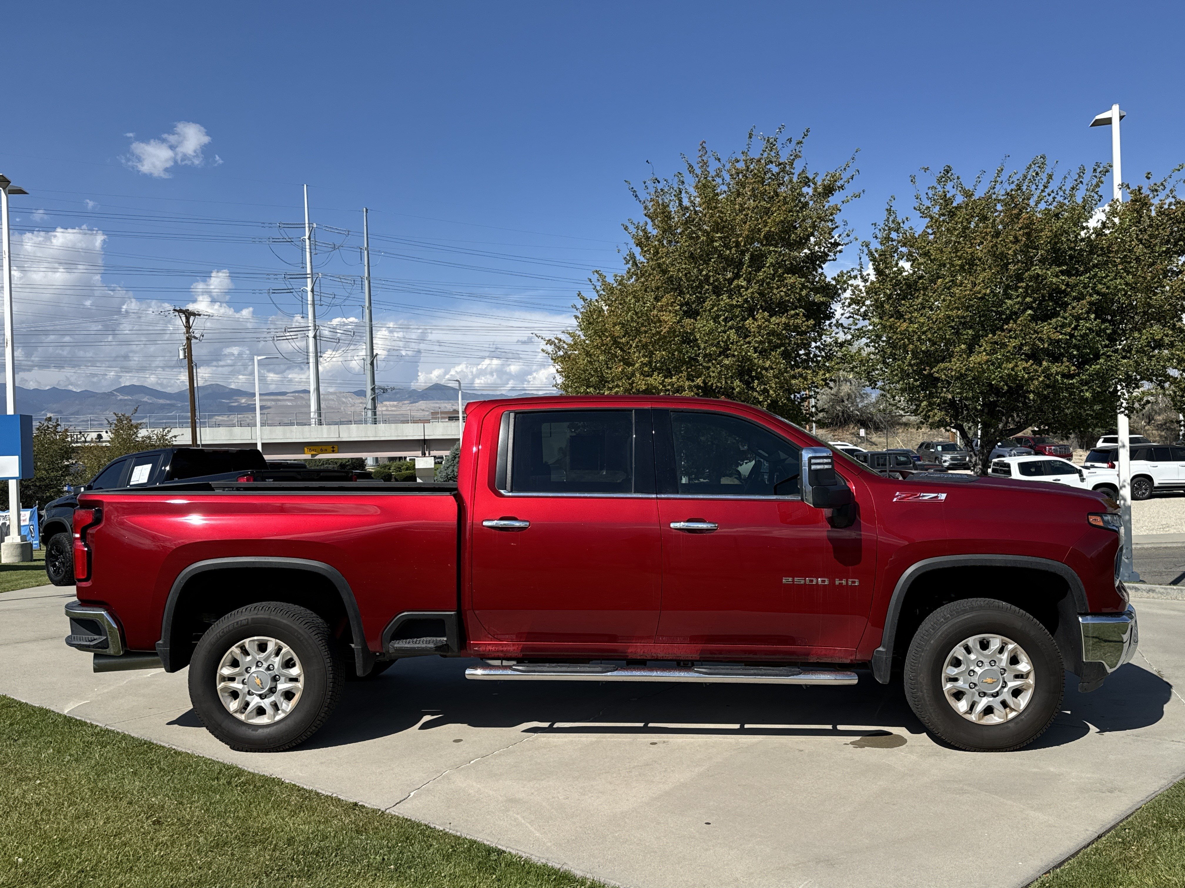 Used 2024 Chevrolet Silverado 2500 LTZ w/ LTZ Premium Package AWD/4WD image 6