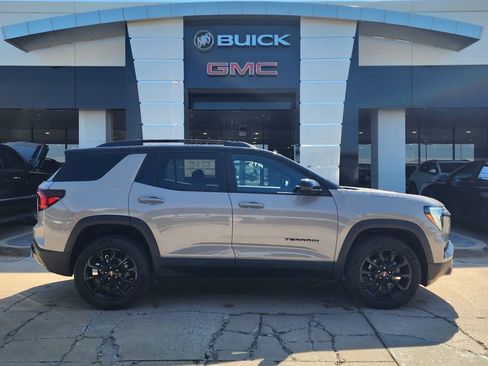 New 2026 GMC Terrain Elevation w/ Black Edition image 3