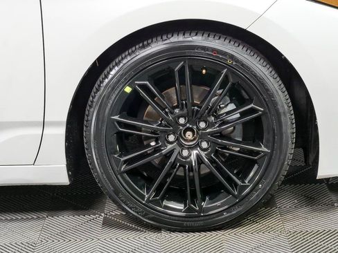 Used 2021 Toyota Avalon XSE FWD image 6