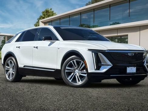 Certified 2024 Cadillac Lyriq Luxury w/ LPO, Floor Liner Package RWD image 1