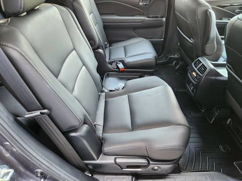 Used 2020 Honda Pilot Touring image 31