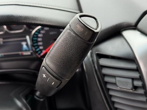 Used 2016 Chevrolet Suburban LT w/ Luxury Package image 23