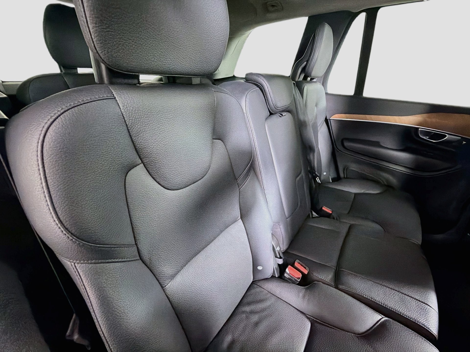Certified 2024 Volvo XC90 T8 Plus AWD/4WD image 30