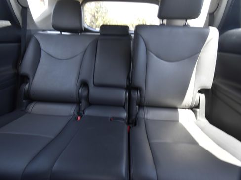 Used 2013 Toyota Prius V Five FWD image 7