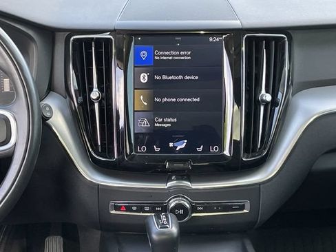 Used 2019 Volvo XC60 T5 Momentum w/ Protection Package Premier FWD image 16