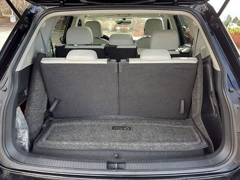 Used 2021 Volkswagen Tiguan SE w/ Panoramic Sunroof Package AWD/4WD image 7